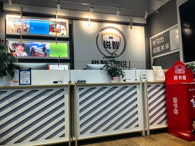 上个月参加了捐书活动,昨天听老师说证书下